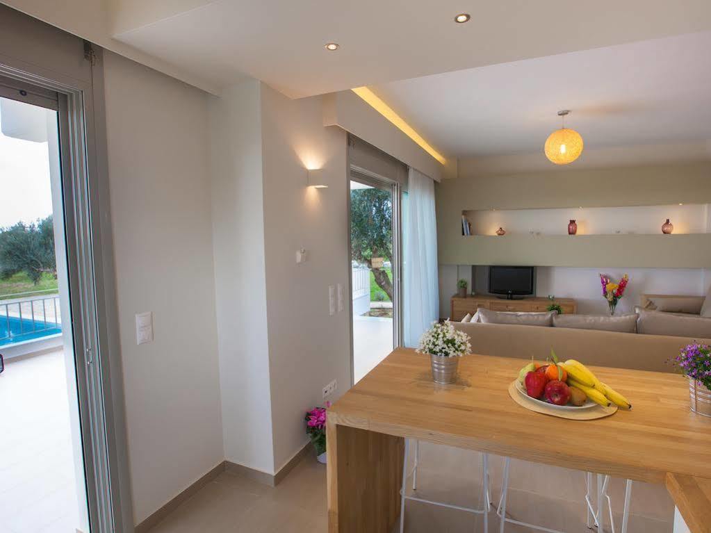 Abelia Luxurious Villas Foinikounda Extérieur photo